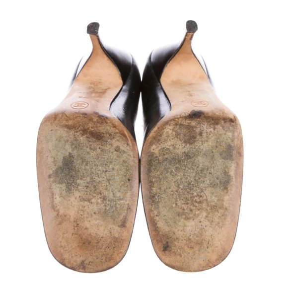 Chanel Leather Square-Toe Pumps (RARE VINTAGE) - Picture 4 of 5